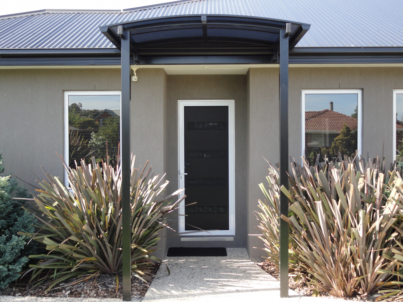 Optimo Awnings | Curved Awnings